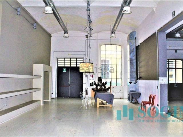 Locale Commerciale in vendita a Gallarate, Lombardia