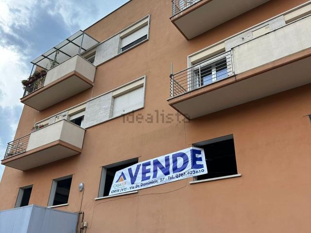 Locale Commerciale in vendita a Petignano, Orte