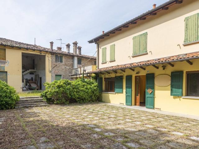 Locale Commerciale in vendita a Unione dei comuni Valli del Reno, Lavino e Samoggia, Monte San Pietro