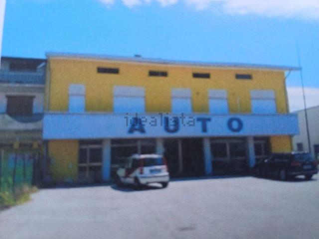 Locale Commerciale in vendita a Zoppola, Friuli-Venezia Giulia