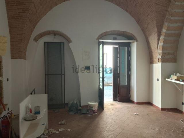 Locale Commerciale in vendita a Puglia, Foggia