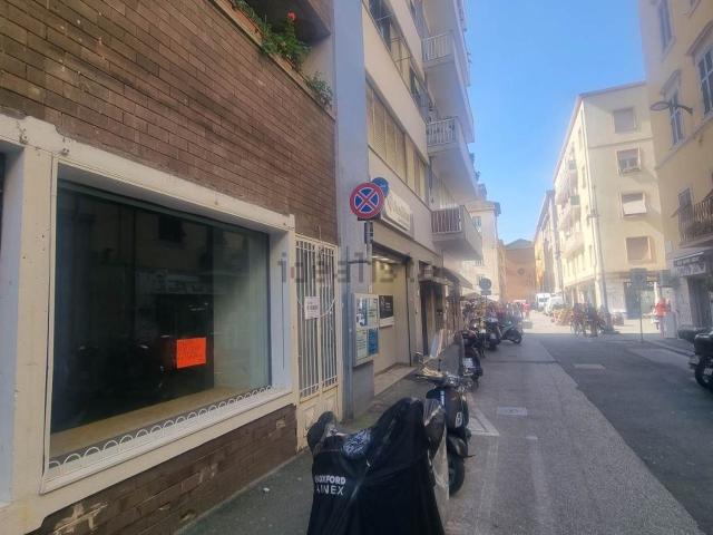 Locale Commerciale in vendita a Livorno, Toscana