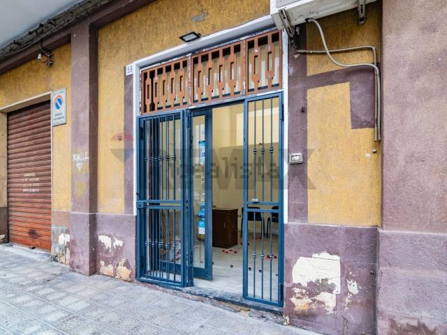 Locale Commerciale in vendita a Borgo-Sanzio, Catania