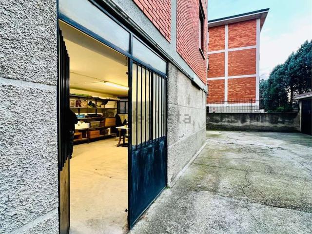 Locale Commerciale in vendita a Zona Omogenea Milano Nord, Paderno Dugnano