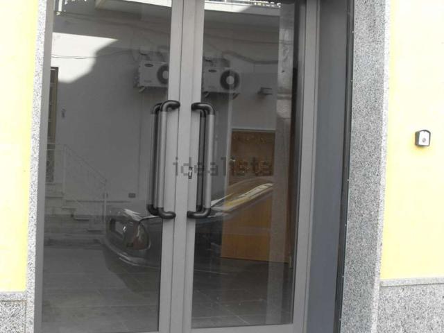 Locale Commerciale in vendita a Puglia, Taranto