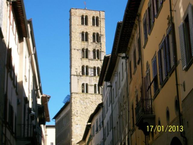 Locale Commerciale in vendita a Palazzo Del Pero, Toscana