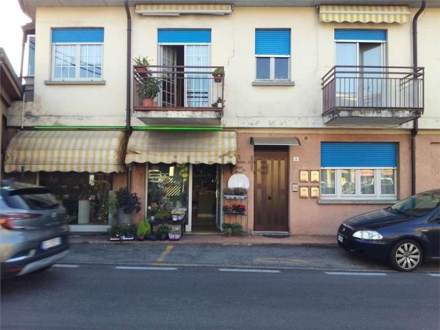 Locale Commerciale in vendita a Buguggiate, Lombardia