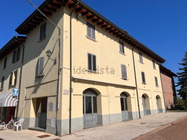Locale Commerciale in vendita a Roccabianca, Reggio Emilia