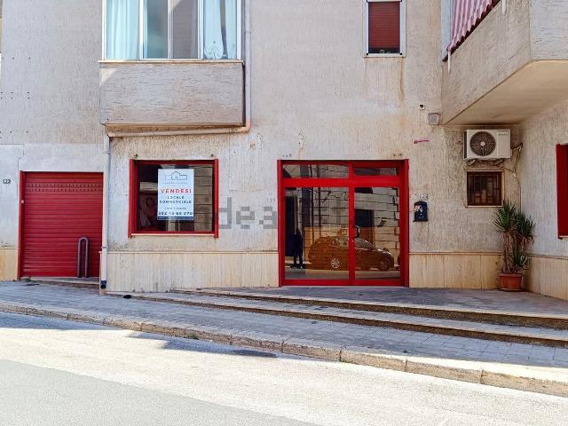 Locale Commerciale in vendita a Puglia, Brindisi