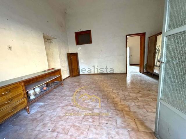 Locale Commerciale in vendita a Linguaglossa, Sicilia
