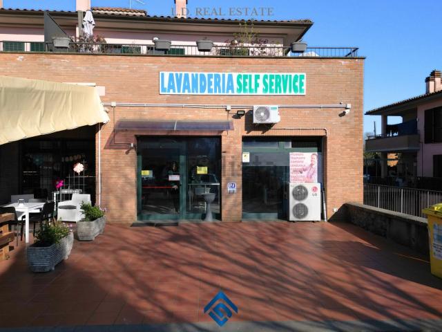 Locale Commerciale in vendita a Capranica, Lazio