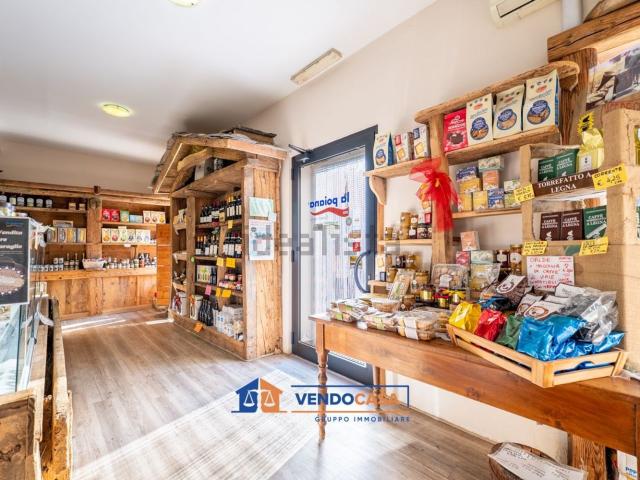 Locale Commerciale in vendita a Piemonte, Cuneo