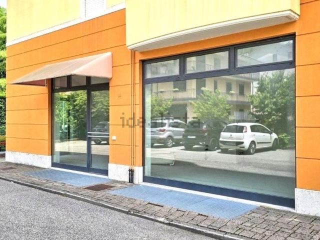 Locale Commerciale in vendita a Chiampo, Veneto