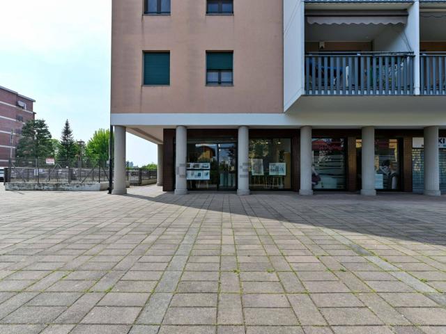 Locale Commerciale in vendita a Novegro, Segrate