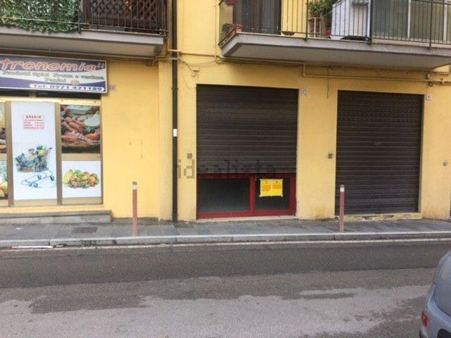 Locale Commerciale in vendita a Santa Croce, Potenza