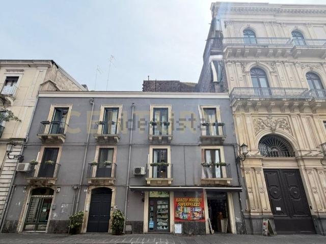 Locale Commerciale in vendita a Centro storico, Catania