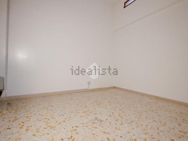 Locale Commerciale in vendita a Puglia, Bari