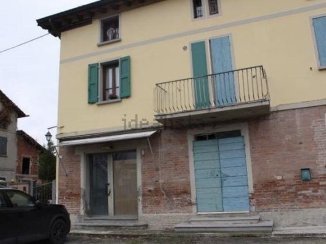 Locale Commerciale in vendita a Tresinaro - Secchia, Re