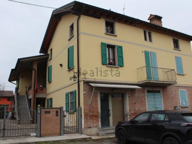 Locale Commerciale in vendita a Tresinaro - Secchia, Re