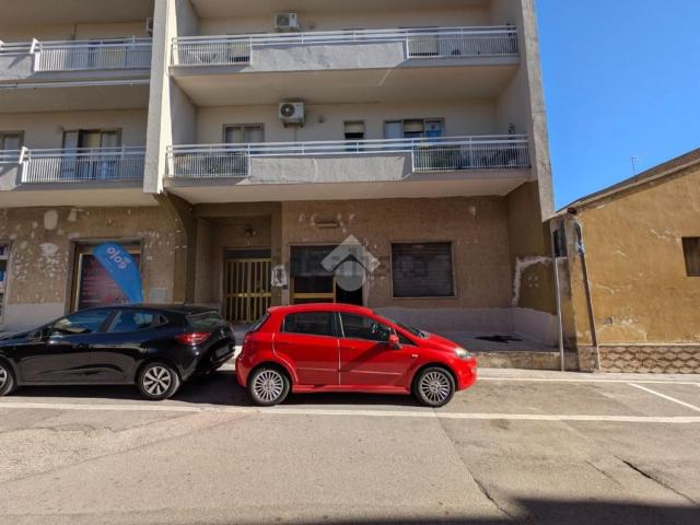 Locale Commerciale in vendita a Santa Maria A Vico, Campania