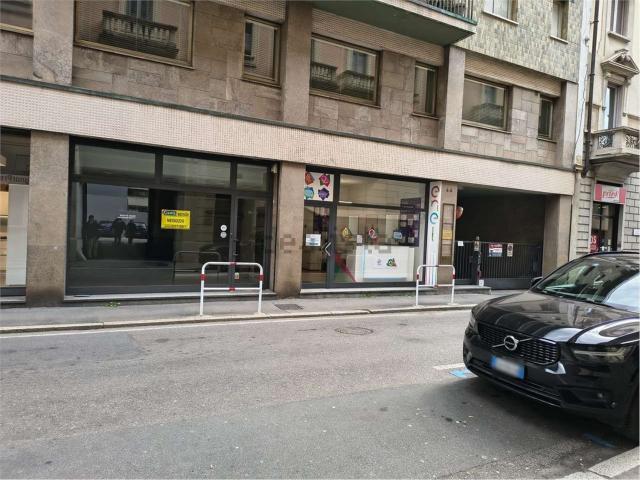 Locale Commerciale in vendita a Biumo Superiore, Varese