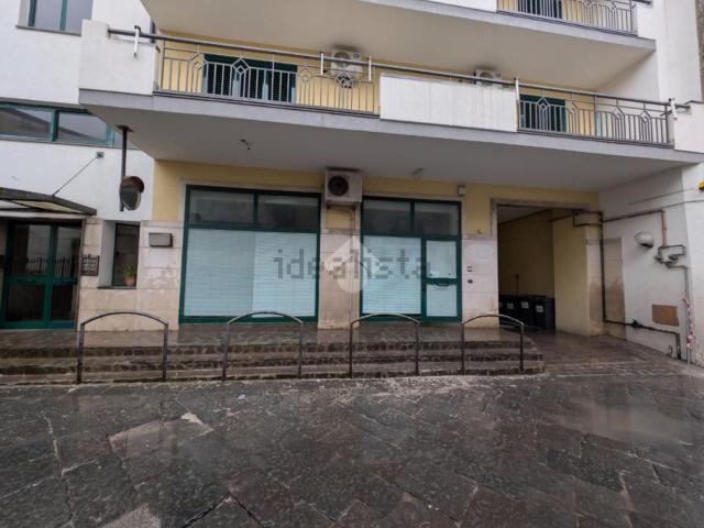 Locale Commerciale in vendita a San Clemente, Caserta