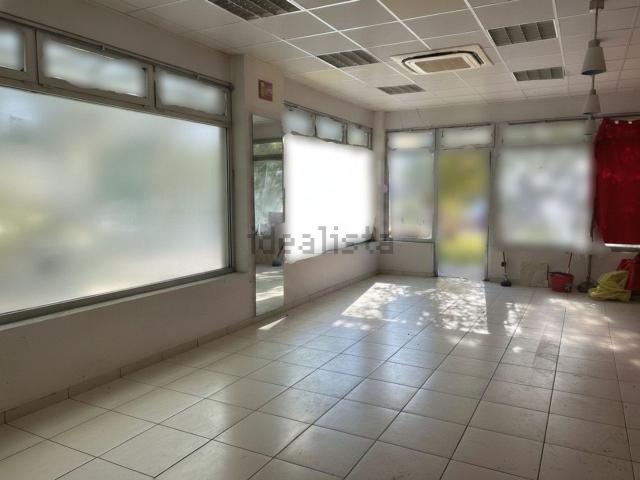 Locale Commerciale in vendita a Mandriola, Albignasego
