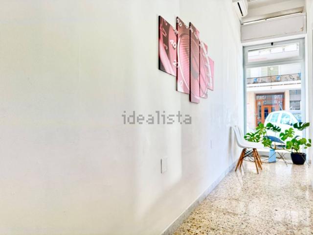 Locale Commerciale in vendita a Puglia, Lecce