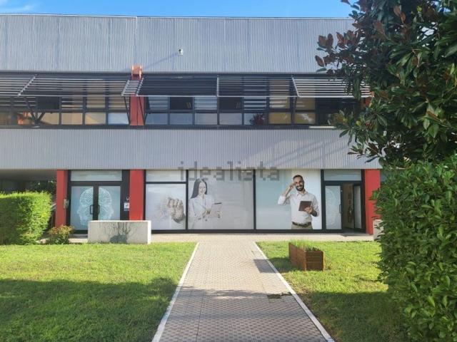 Locale Commerciale in vendita a Zona Centro, Brescia