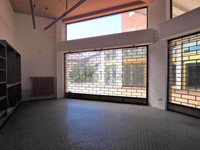 Locale Commerciale in vendita a Rovasenda, Vercelli