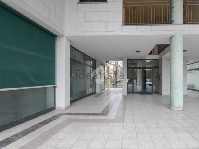 Locale Commerciale in vendita a Unione dei comuni del Distretto Ceramico, Sassuolo