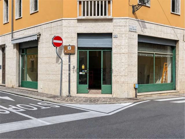 Locale Commerciale in vendita a Fiera-Catena, San Giorgio Di Mantova