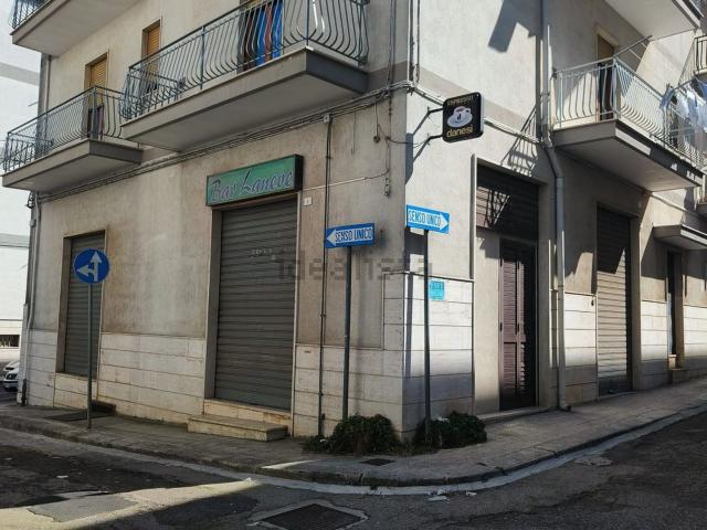 Locale Commerciale in vendita a Puglia, Brindisi