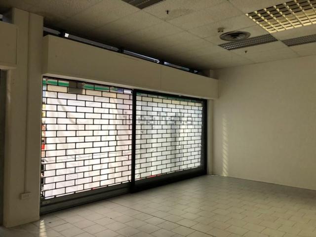 Locale Commerciale in vendita a Unione della Romagna Faentina, Faenza