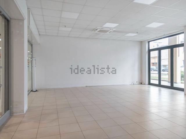 Locale Commerciale in vendita a Unione dei comuni della Bassa Romagna, Lugo