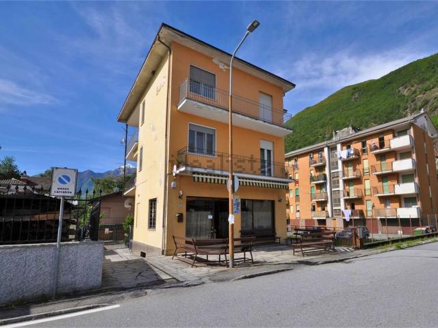 Locale Commerciale in vendita a Bannio Anzino, Piemonte