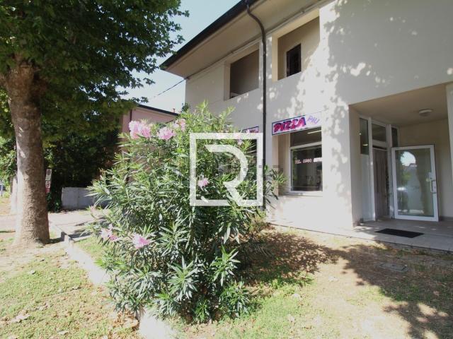 Locale Commerciale in vendita a Russi, Reggio Emilia