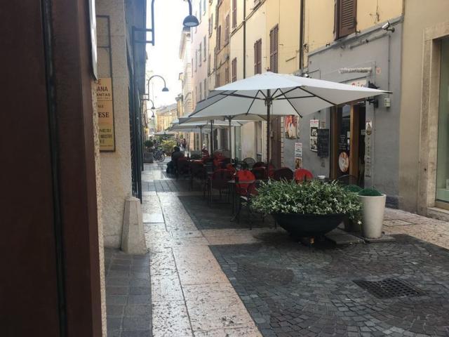 Locale Commerciale in vendita a Zona Centro, Brescia