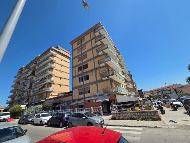 Locale Commerciale in vendita a IV Circoscrizione, Palermo