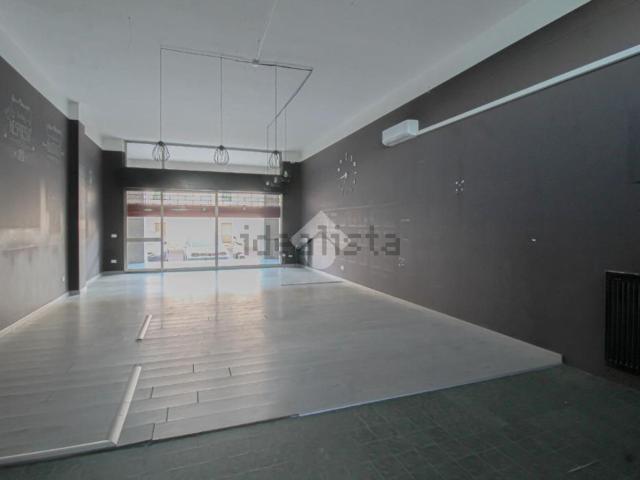 Locale Commerciale in vendita a San Rocco, Palazzolo Sull'oglio