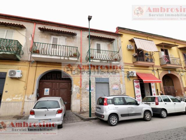 Locale Commerciale in vendita a Municipalità 7, San Pietro A Patierno