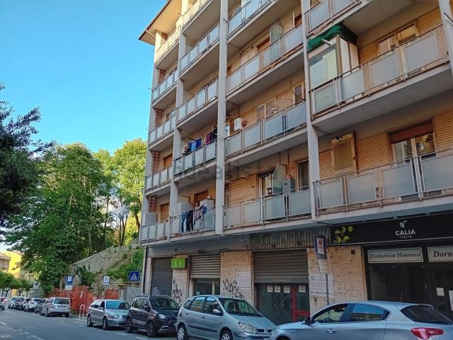 Locale Commerciale in vendita a Santa Maria, Potenza