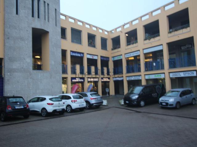 Locale Commerciale in vendita a Monticello, Lombardia