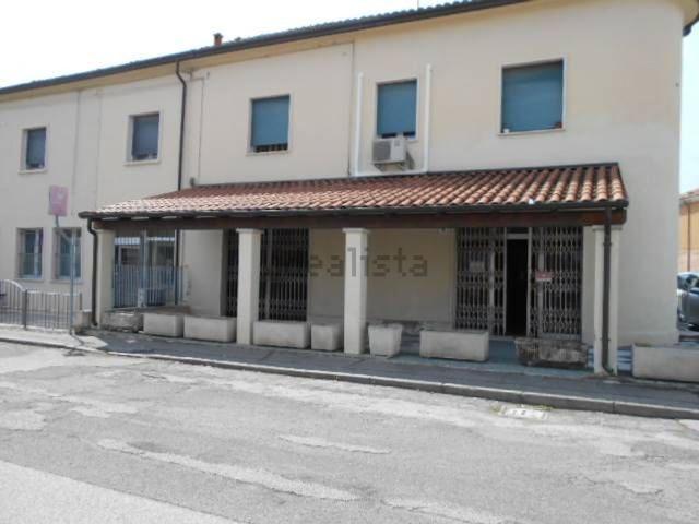 Locale Commerciale in vendita a Portomaggiore, Reggio Emilia