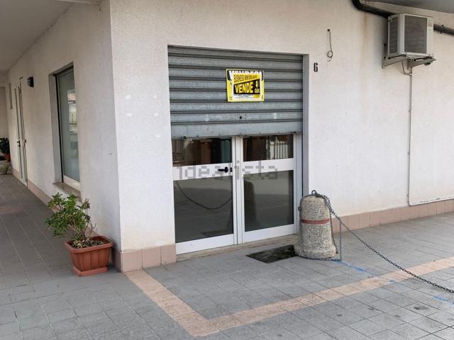 Locale Commerciale in vendita a Marsicovetere, Basilicata