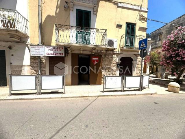 Locale Commerciale in vendita a Puglia, Bari