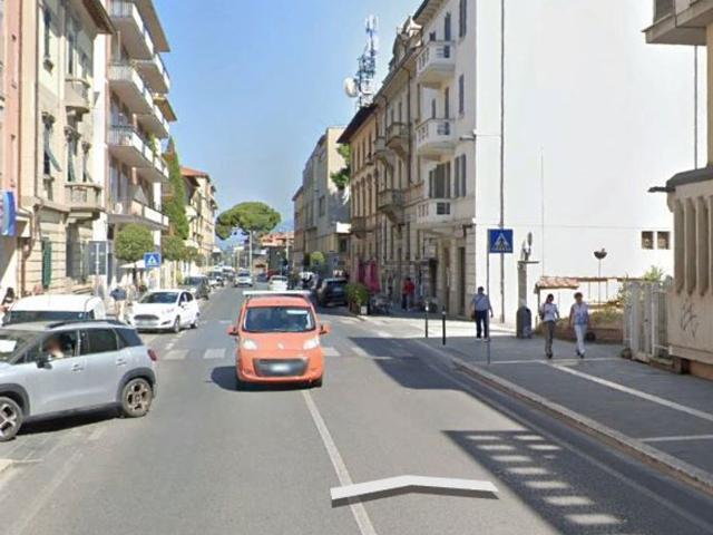 Locale Commerciale in vendita a Palazzo Del Pero, Toscana