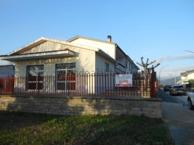 Locale Commerciale in vendita a Pietramelara, Campania