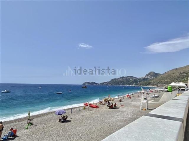 Locale Commerciale in vendita a Letojanni, Sicilia