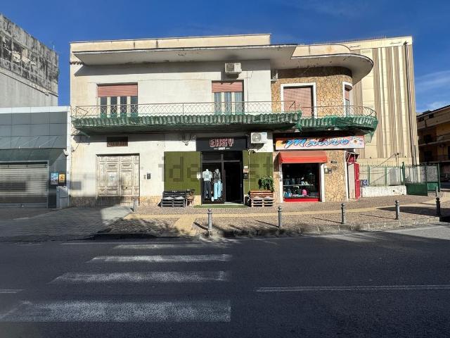 Locale Commerciale in vendita a Nola, Campania